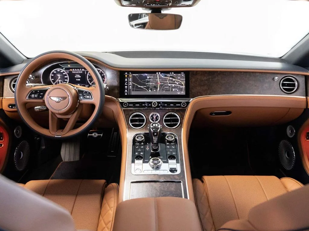 Bentley Continental Gt v8, Česko — foto 7 z 58