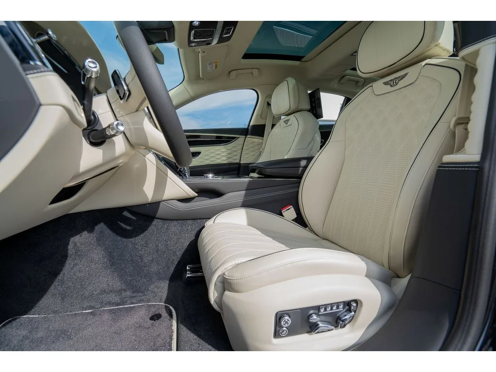 Bentley Flying Spur w12, Česko — foto 11 z 60