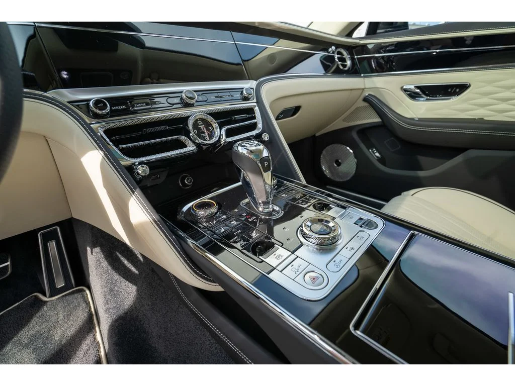 Bentley Flying Spur w12, Česko — foto 15 z 60
