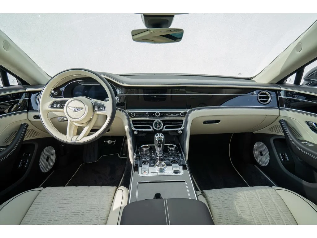 Bentley Flying Spur w12, Česko — foto 7 z 60
