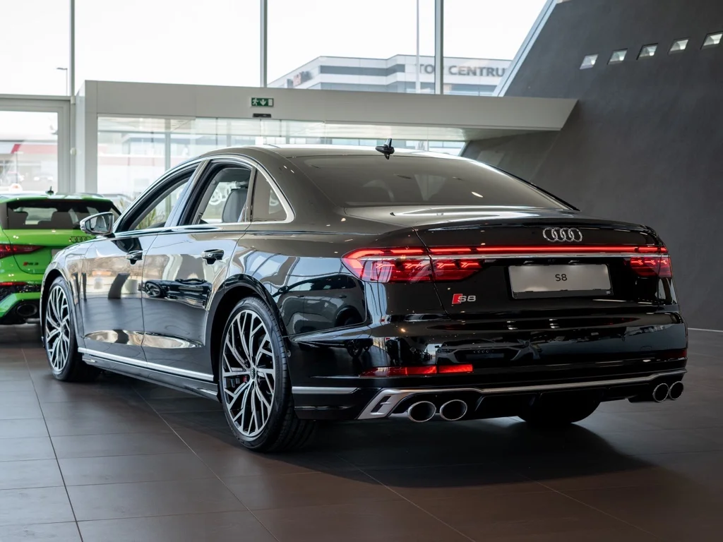 Audi s8 quattro TFSI TIPTRONIC, Česko — foto 8 z 40