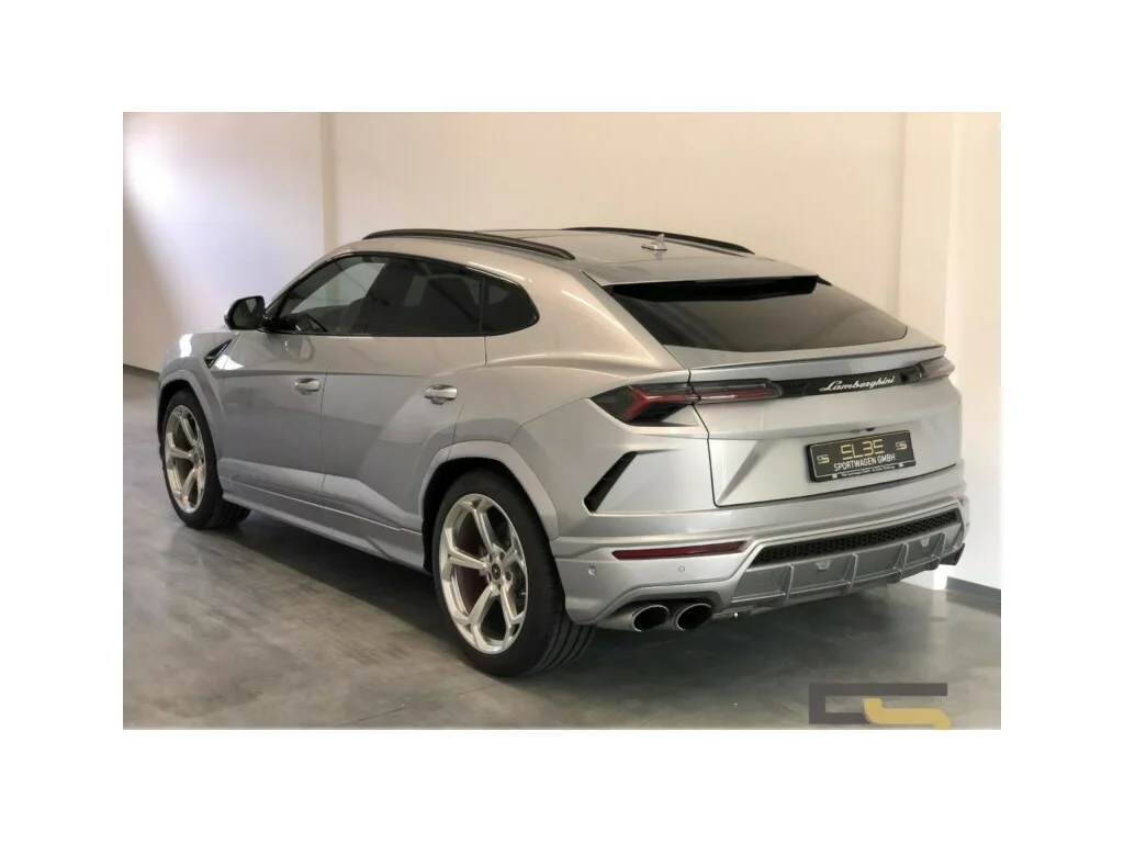 Lamborghini Urus, Česko — foto 8 z 41