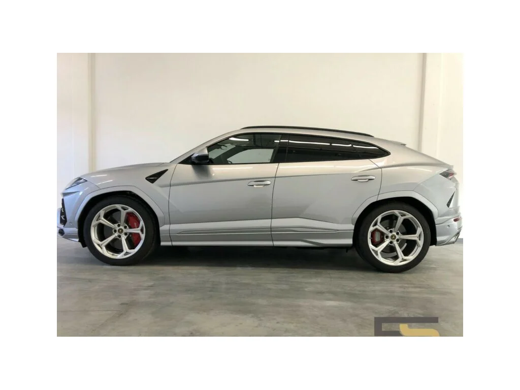 Lamborghini Urus, Česko — foto 9 z 41