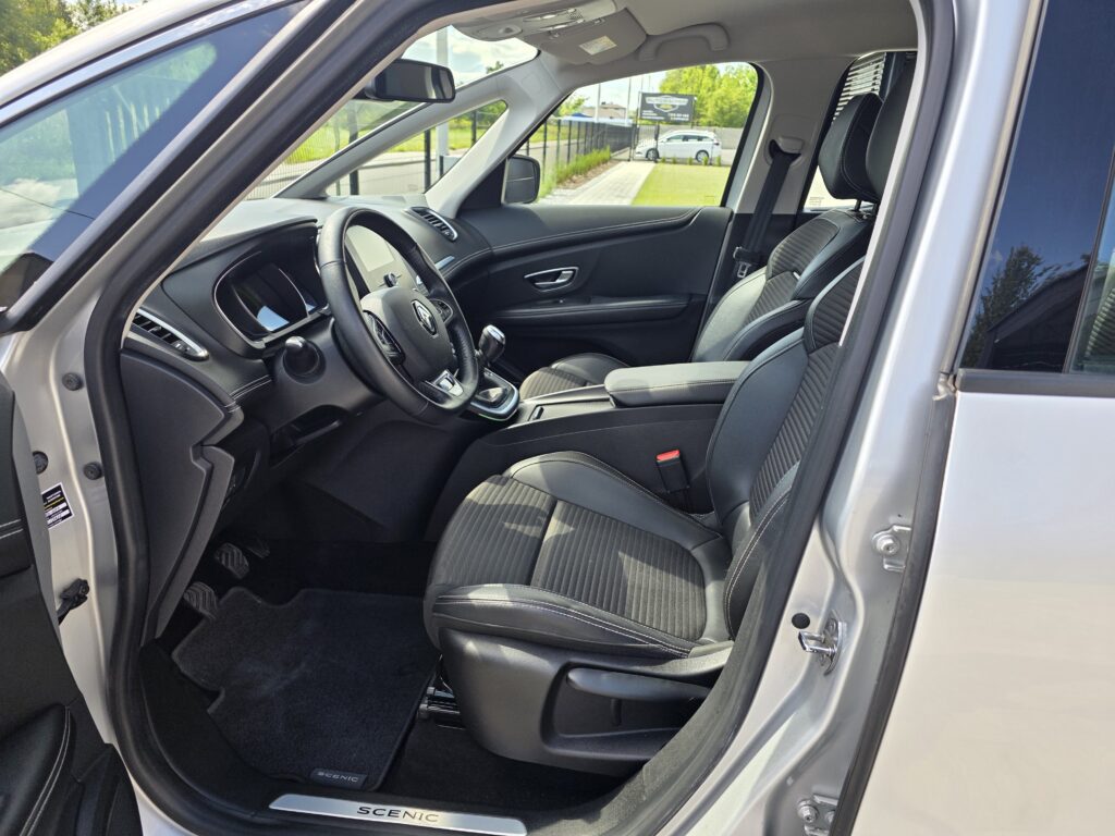 Renault 35 1.2 manuál, 144 000 km, Polsko — foto 9 z 12