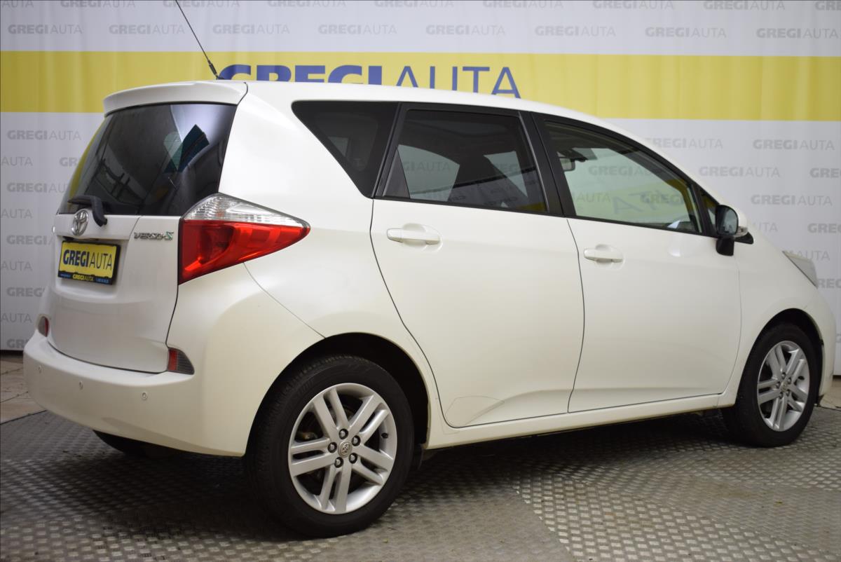 Subaru Trezia 13 73 kW manuál rok 2012, 135 915 km, Česko — foto 5 z 40