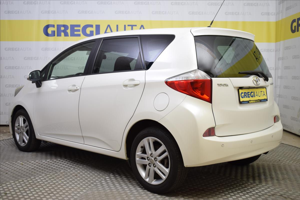 Subaru Trezia 13 73 kW manuál rok 2012, 135 915 km, Česko — foto 6 z 40