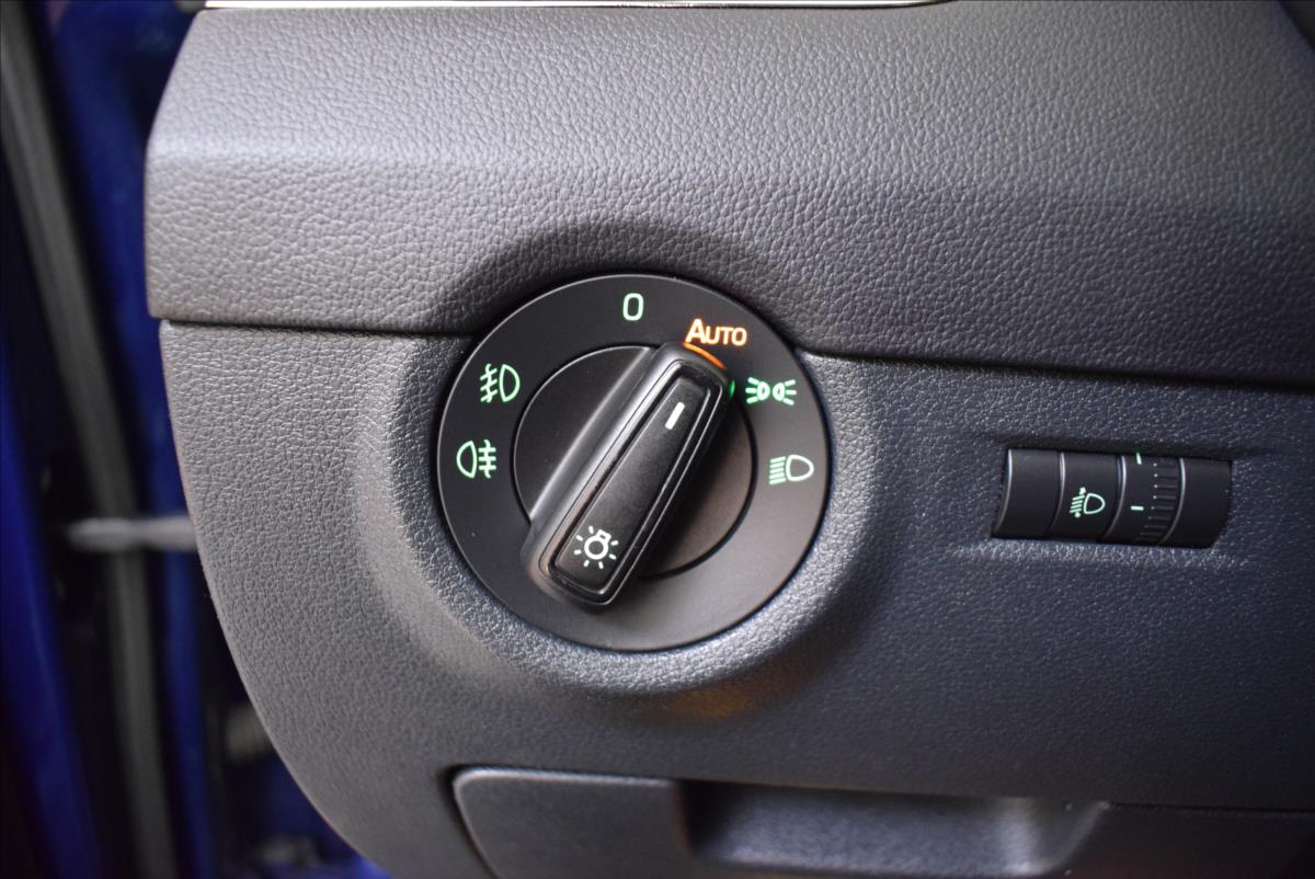 Škoda Octavia 12 1.2 TSI 77 kW manuál rok 2014, 220 196 km, Česko — foto 14 z 23