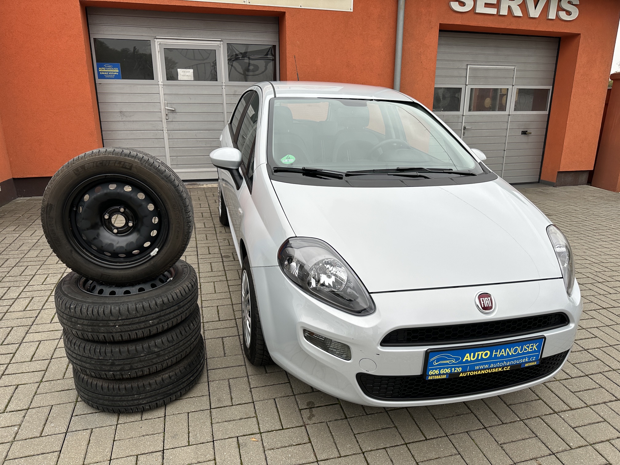 Fiat Punto 1 1.4i 57kw manuál rok 2012, Česko — foto 8 z 33