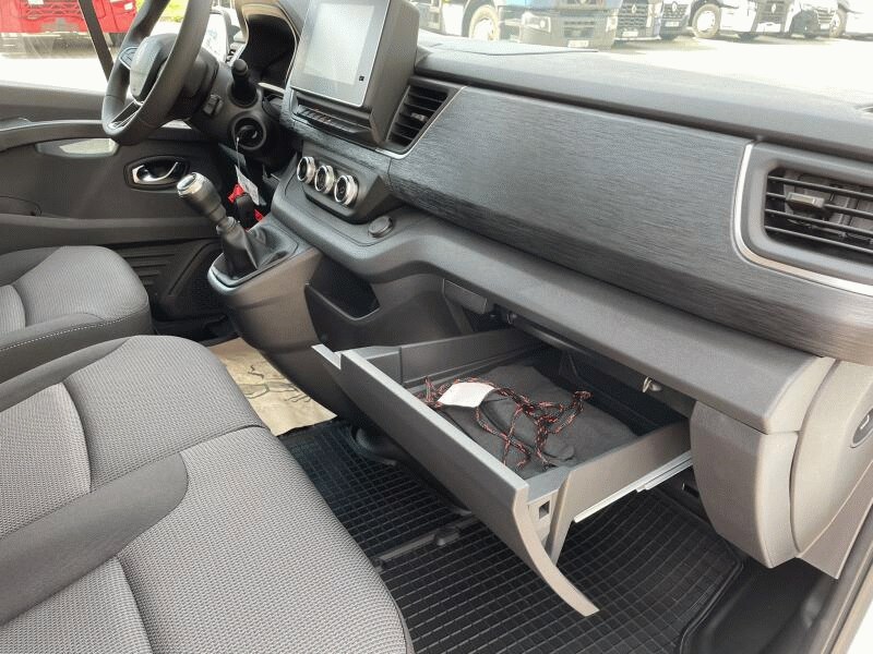 Renault Trafic 2,0 110 kW manuál, Česko — foto 11 z 28