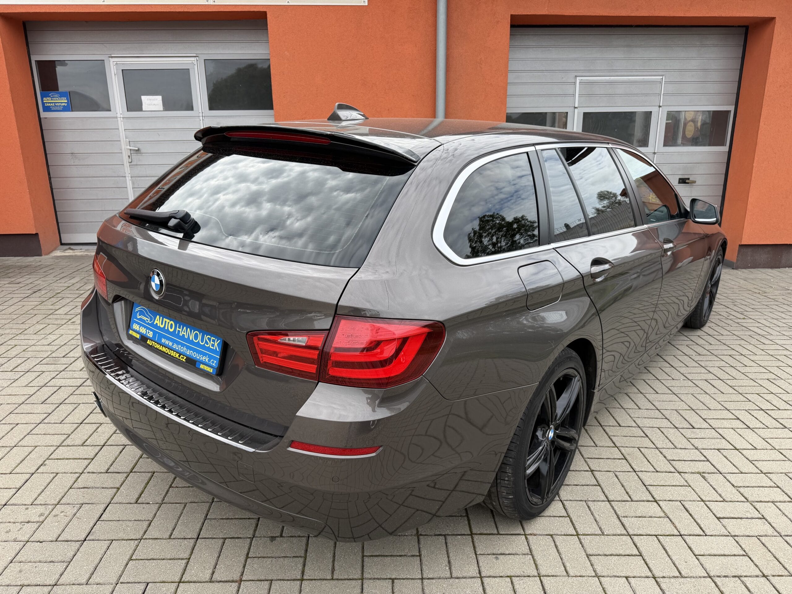 BMW 520i 135kw automatic rok 2012, Česko — foto 2 z 28