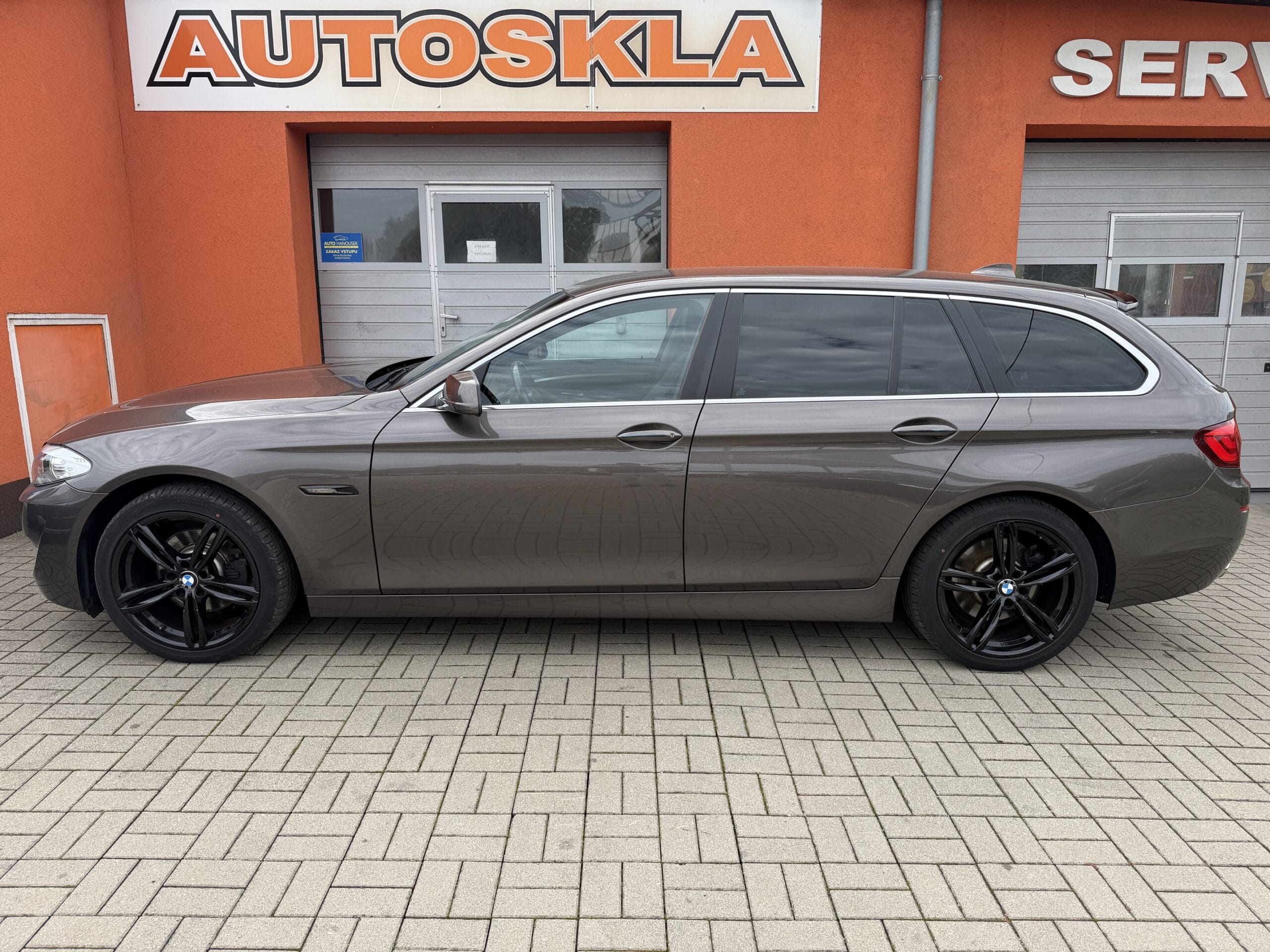 BMW 520i 135kw automatic rok 2012, Česko — foto 3 z 28