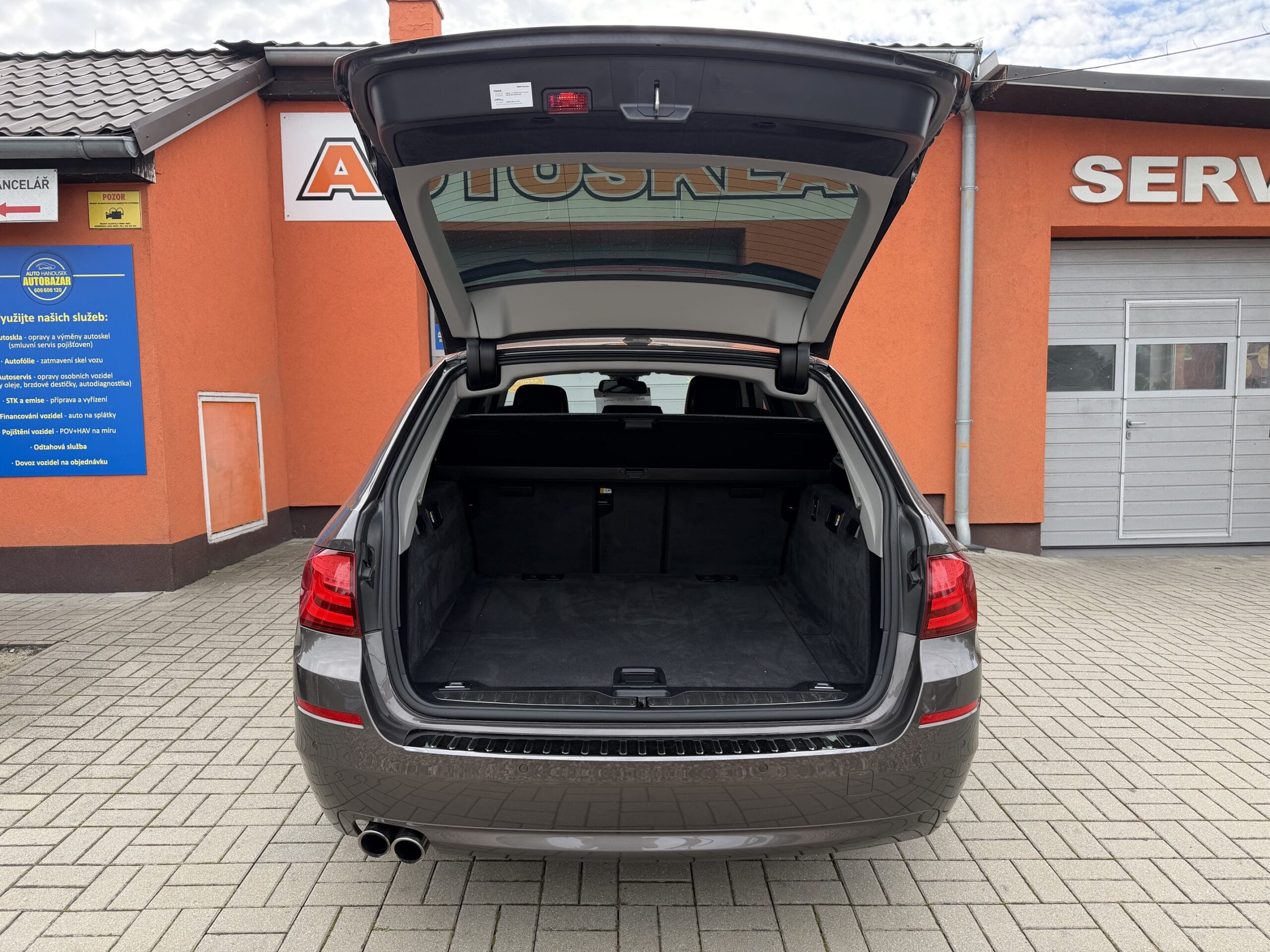 BMW 520i 135kw automatic rok 2012, Česko — foto 7 z 28