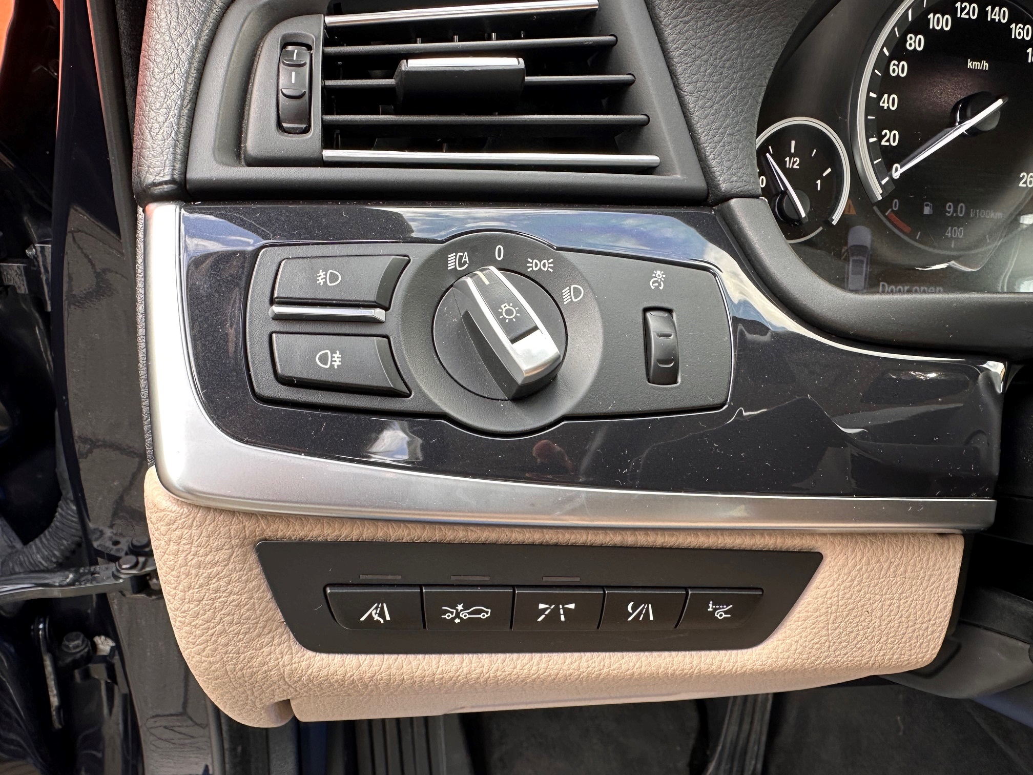 BMW 523i automatic rok 2011, Česko — foto 11 z 32
