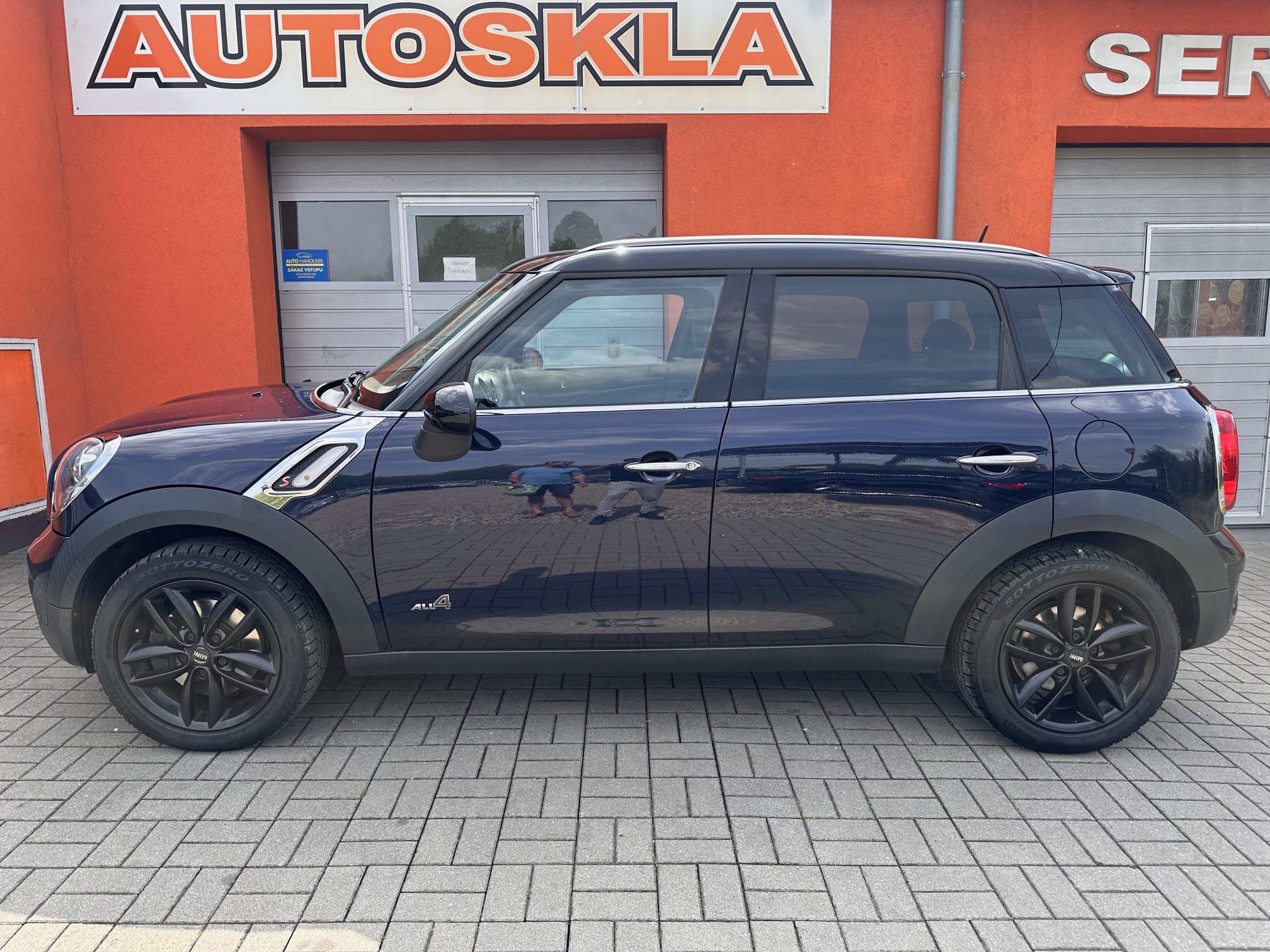 MINI Cooper ALL4 1.6i 135kw automatic rok 2011, Česko — foto 3 z 60