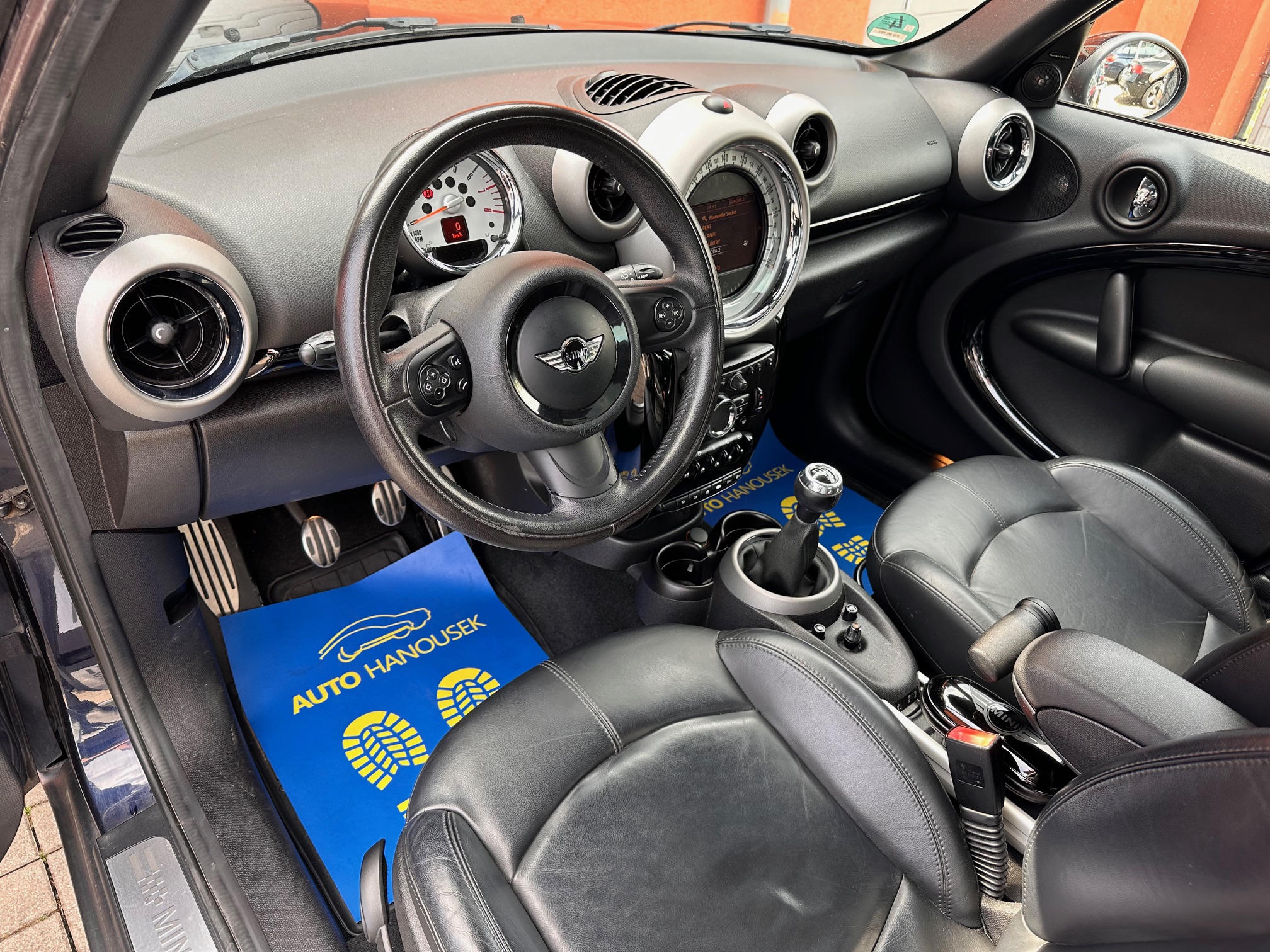 MINI Cooper ALL4 1.6i 135kw automatic rok 2011, Česko — foto 9 z 60