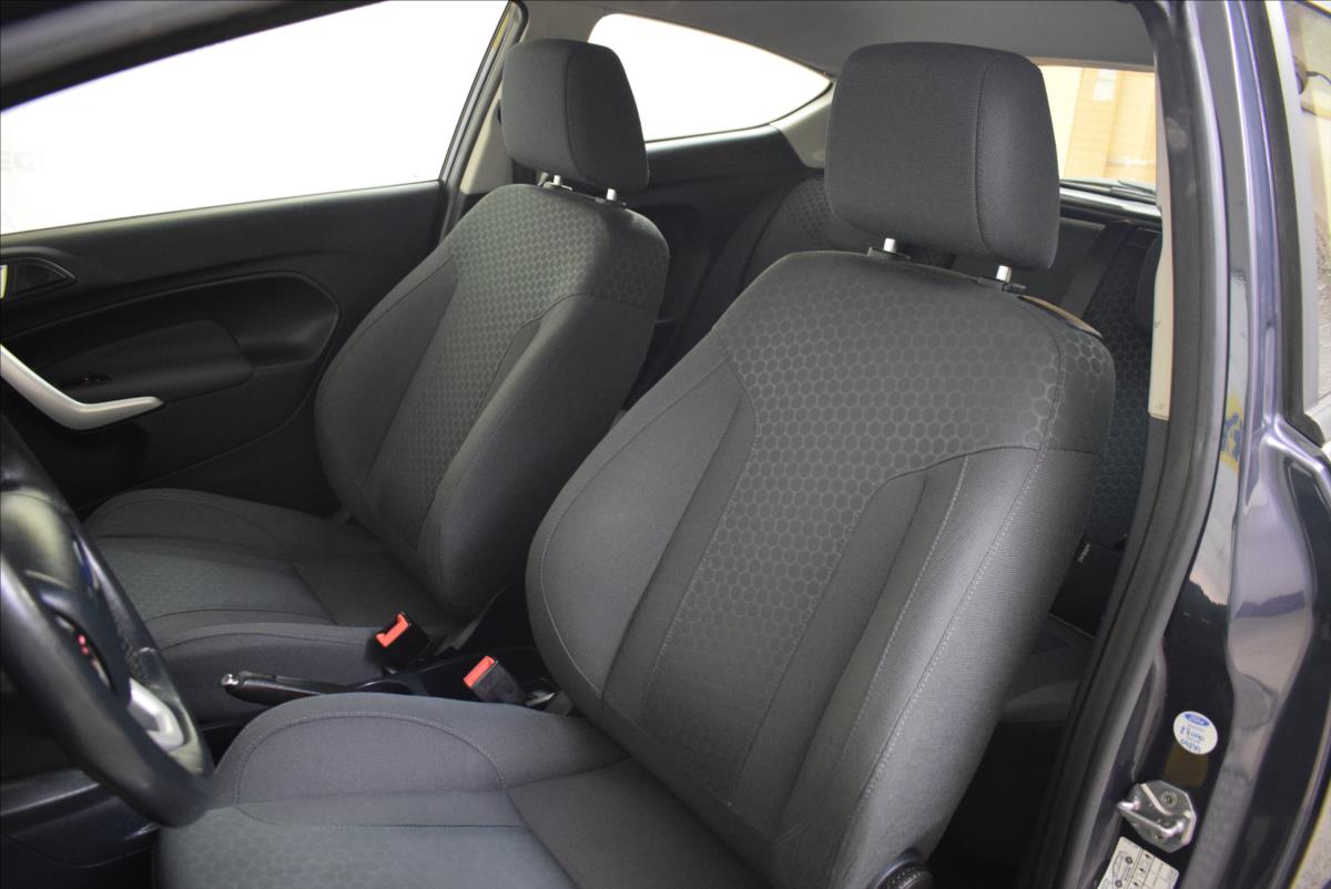 Ford Fiesta 16 1.6 TD 70 kW manuál rok 2012, 197 305 km, Česko — foto 7 z 23