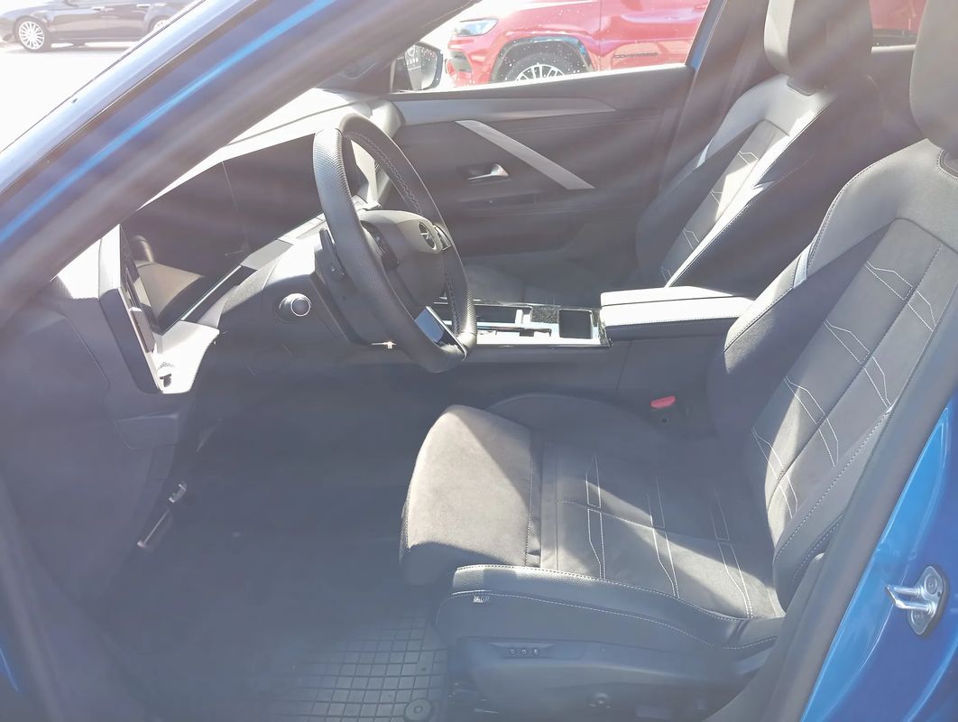 Opel Astra 96 kW, 1 km, Polsko — foto 9 z 13