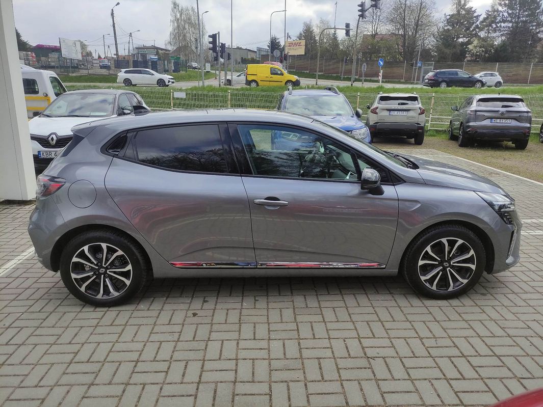 Renault Clio 1.0 66 kW, 27 908 km, Polsko — foto 10 z 20