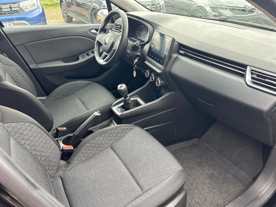 Renault Clio 1.0 74 kW, 27 908 km, Polsko — foto 16 z 17