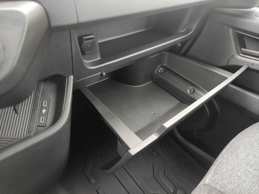 Renault Trafic 2,0 110 kW, 12 144 km, Polsko — foto 16 z 19