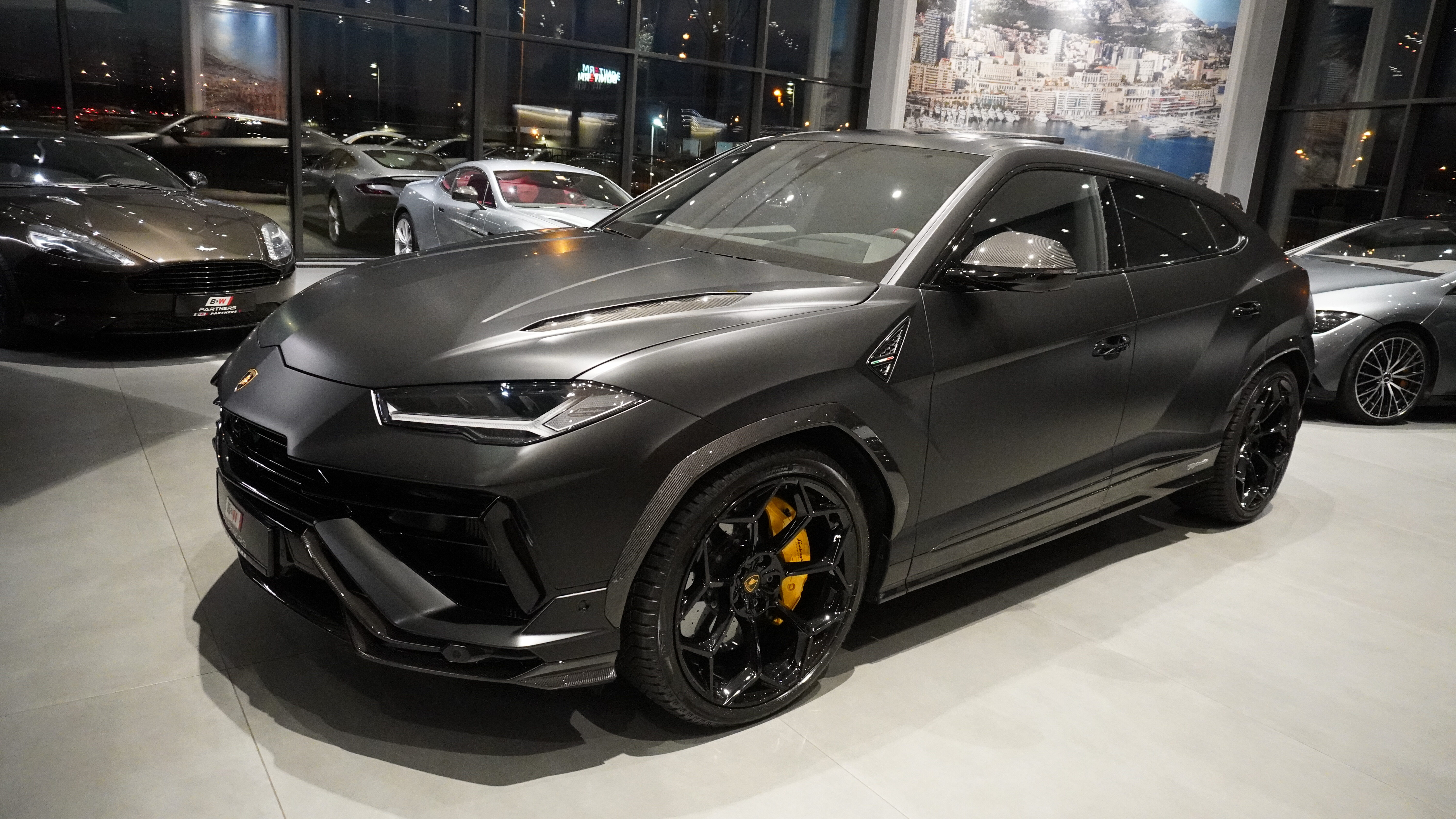 Lamborghini Urus Performante rok 2024, 13 000 km, Polsko — foto 2 z 23