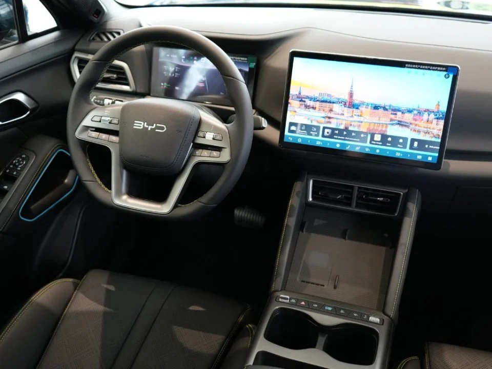 BYD Atto 2 156 kW, 1 km, Polsko — foto 13 z 41