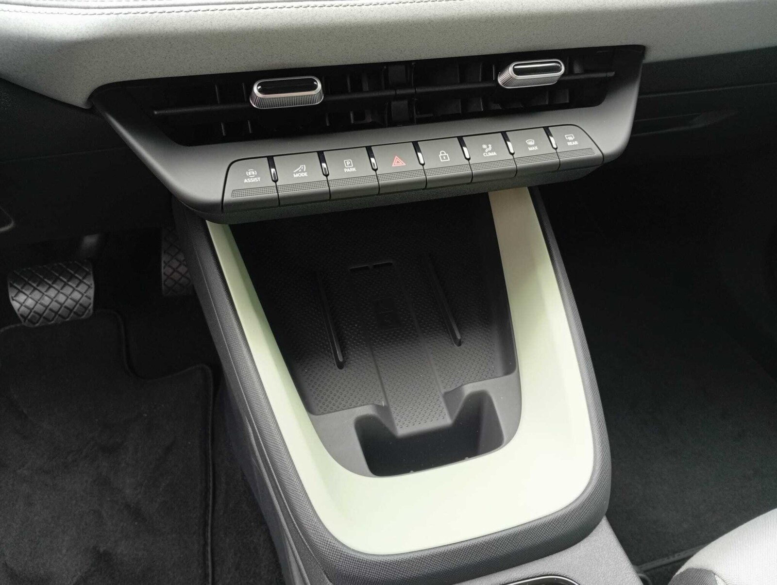 Škoda 55 kWh 105 kW automat rok 2026, Polsko — foto 15 z 21