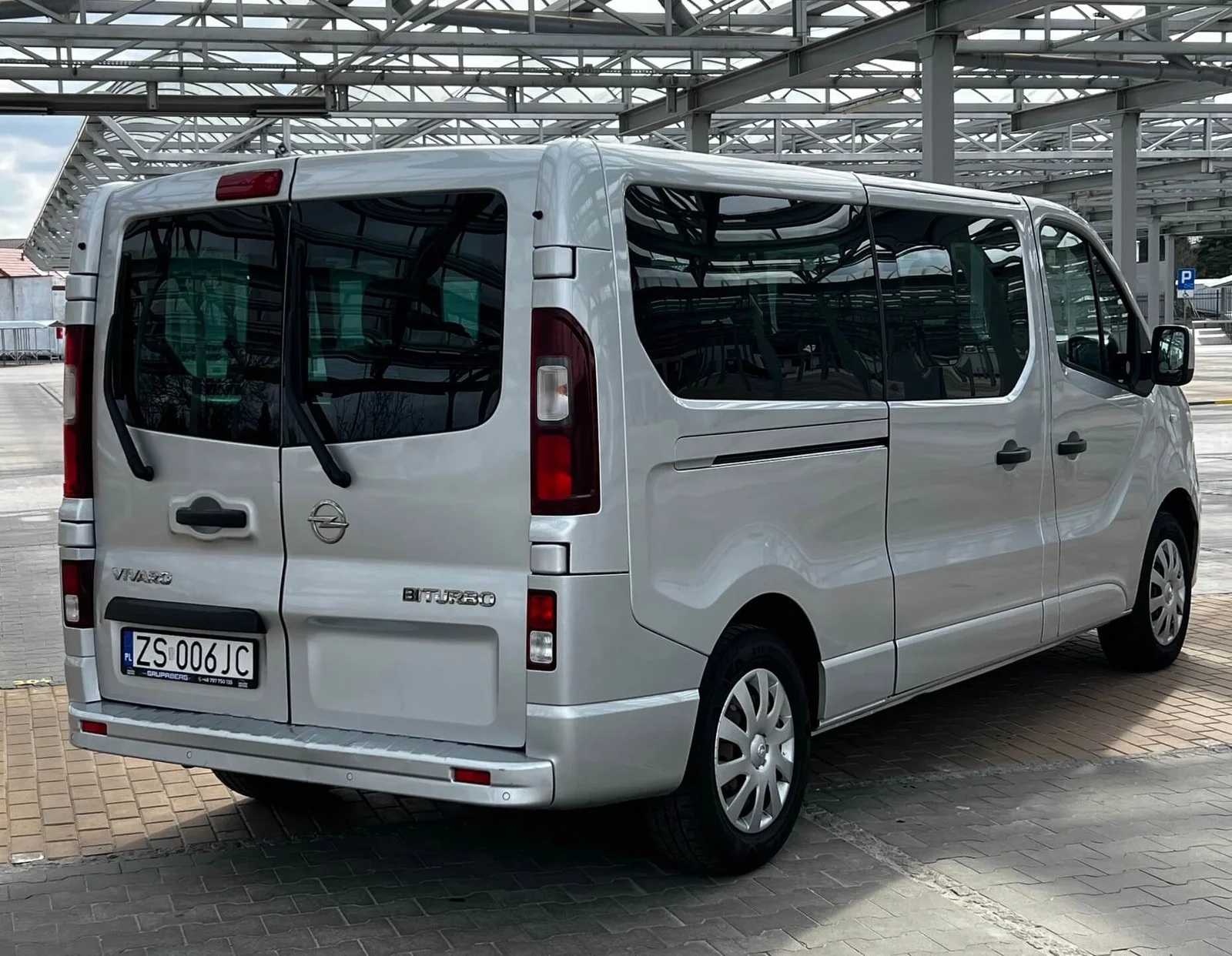 Opel Vivaro Long 9 manuál rok 2017, 224 000 km, Polsko — foto 11 z 60