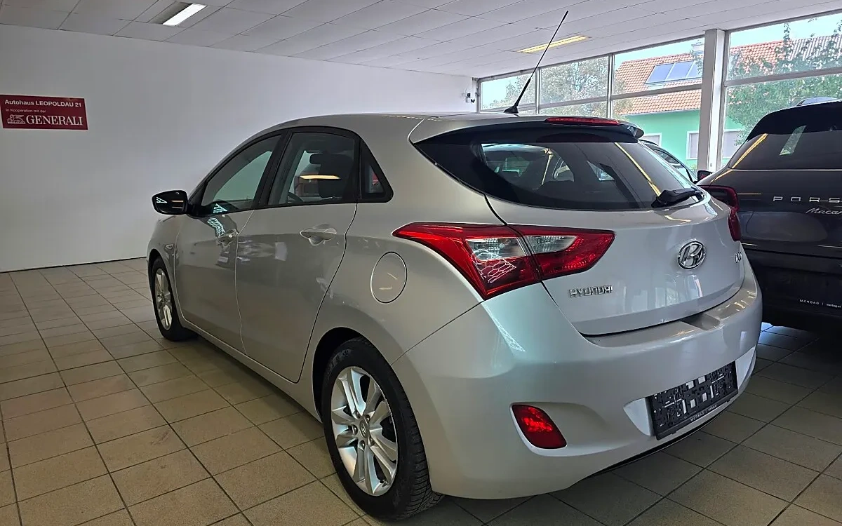 Hyundai i30 1.4 74 kW manuál rok 2018, 79 000 km, Rakousko — foto 2 z 12