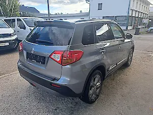 Suzuki Vitara 1.6 88 kW rok 2017, 50 500 km, Rakousko — foto 10 z 50
