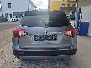Suzuki Vitara 1.6 88 kW rok 2017, 50 500 km, Rakousko — foto 12 z 50