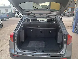 Suzuki Vitara 1.6 88 kW rok 2017, 50 500 km, Rakousko — foto 16 z 50