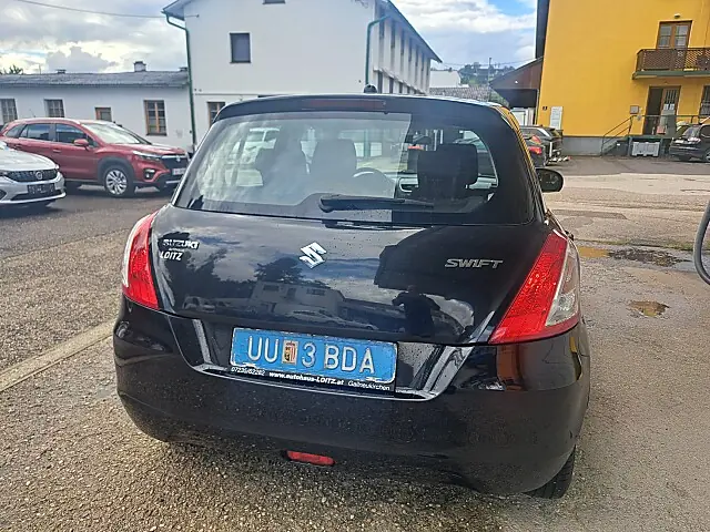 Suzuki Swift 1.2 66 kW rok 2012, 94 100 km, Rakousko — foto 11 z 44