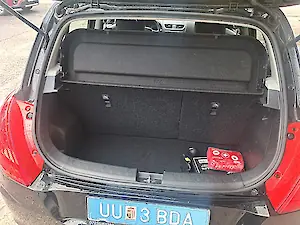 Suzuki Swift 1.2 66 kW rok 2012, 94 100 km, Rakousko — foto 16 z 44
