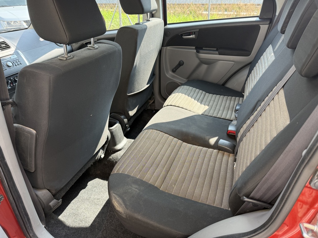 Suzuki SX4 4WD 2.0 2,0 D rok 2012, 66 000 km, Rakousko — foto 9 z 13
