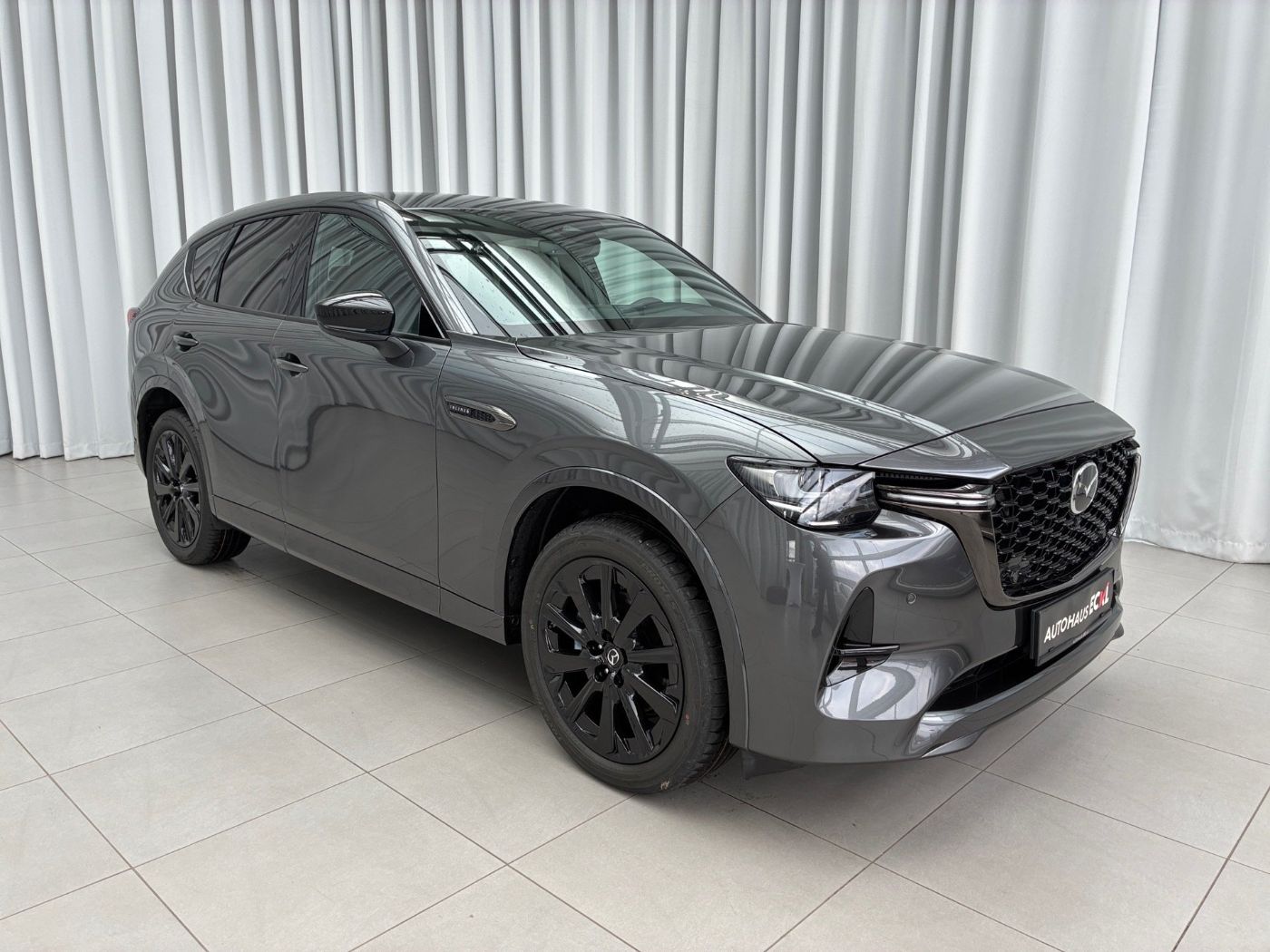Mazda 3.3d 187 kW automat, 4 km, Rakousko — foto 2 z 46