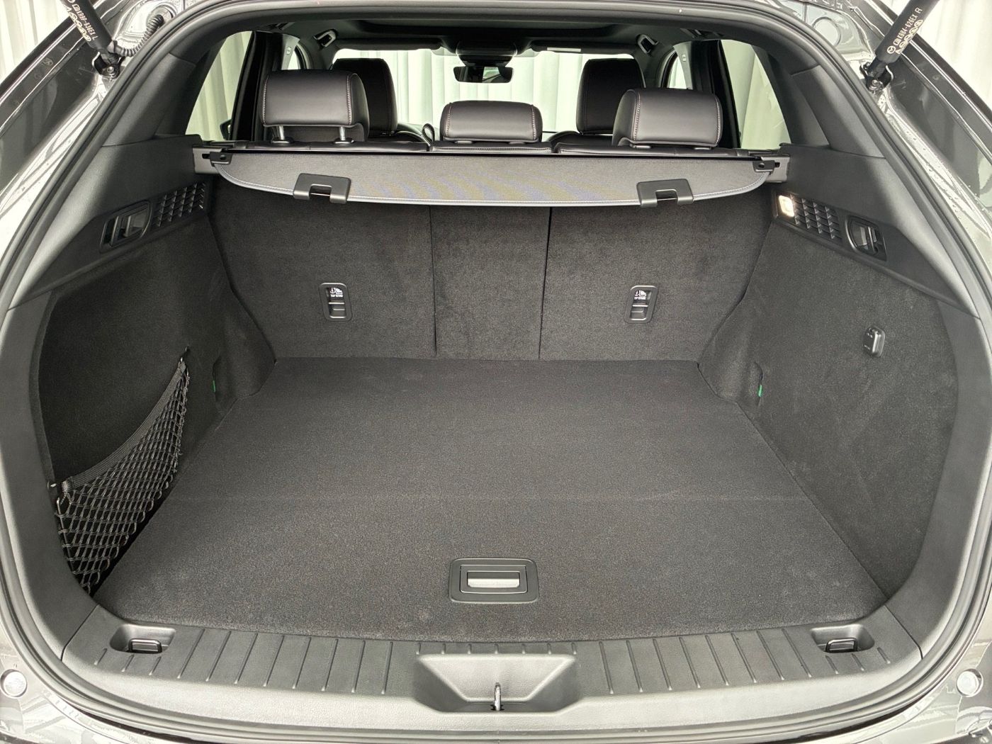 Mazda 3.3d 187 kW automat, 4 km, Rakousko — foto 9 z 46