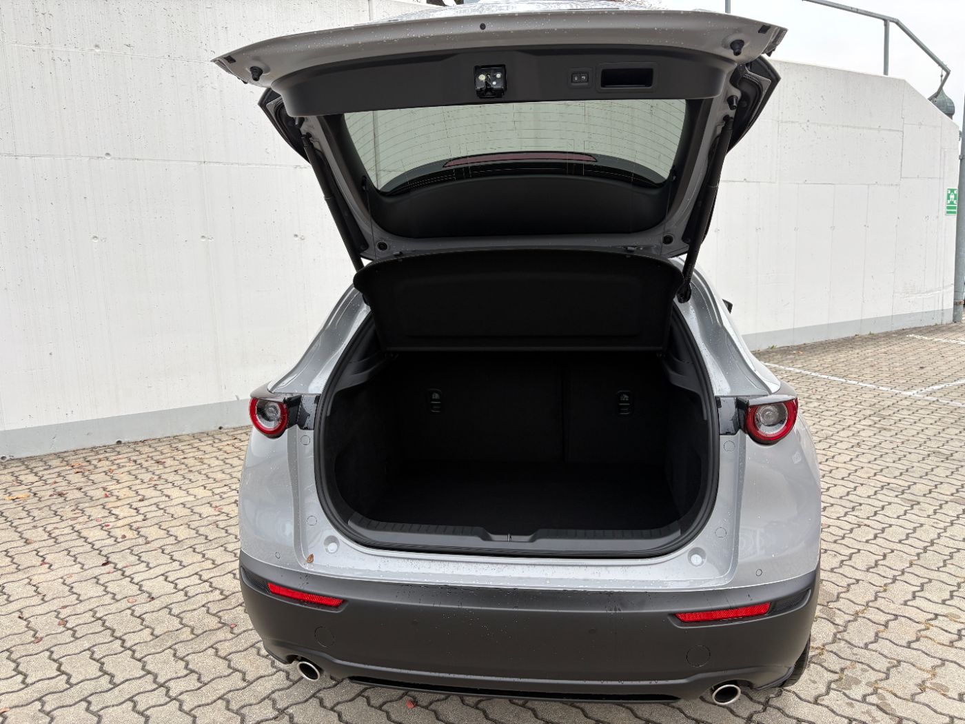 Mazda 2,5 103 kW automat, 5 km, Rakousko — foto 9 z 24