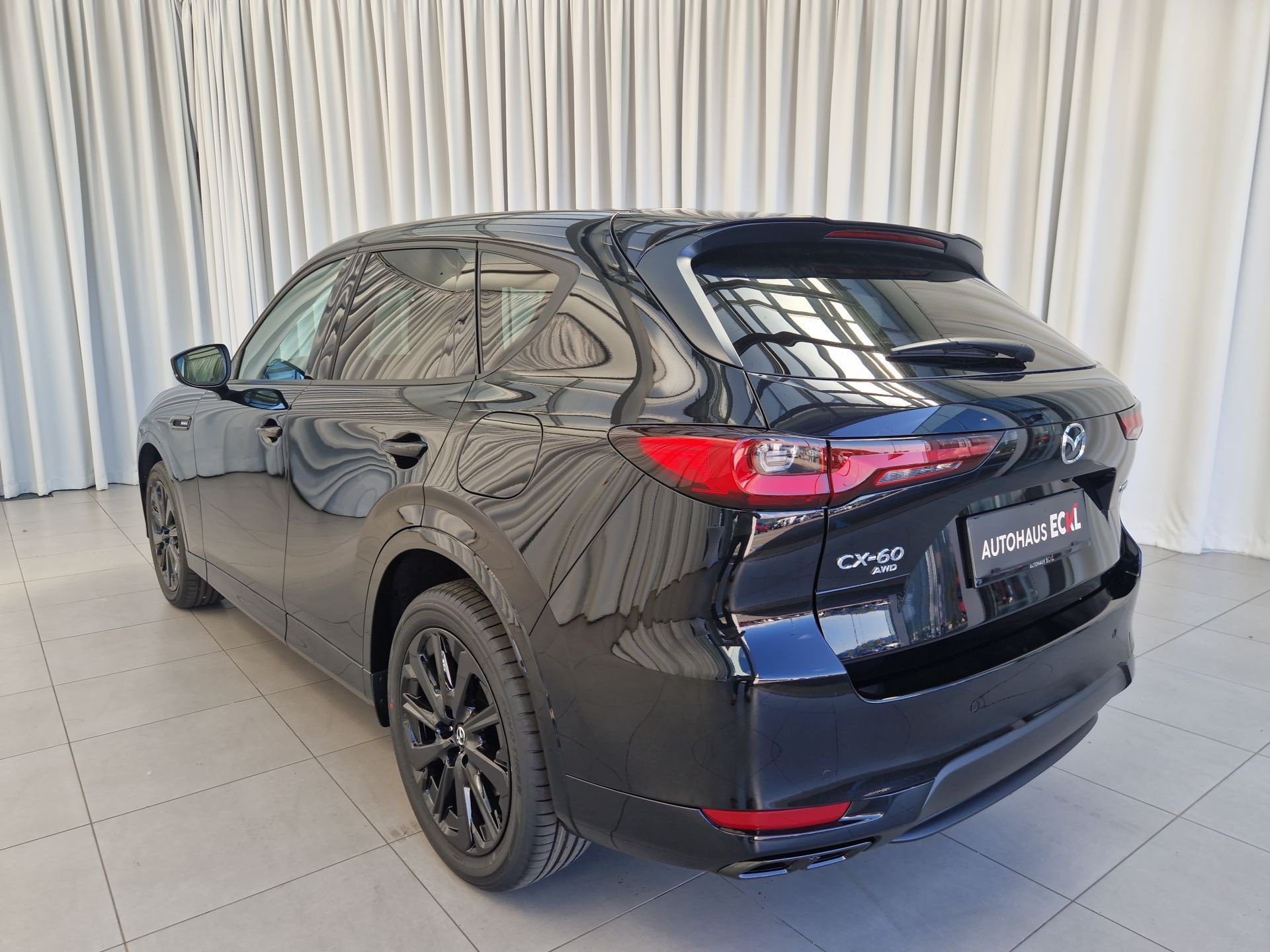 Mazda 3.3d 187 kW automat, 6 km, Rakousko — foto 5 z 25
