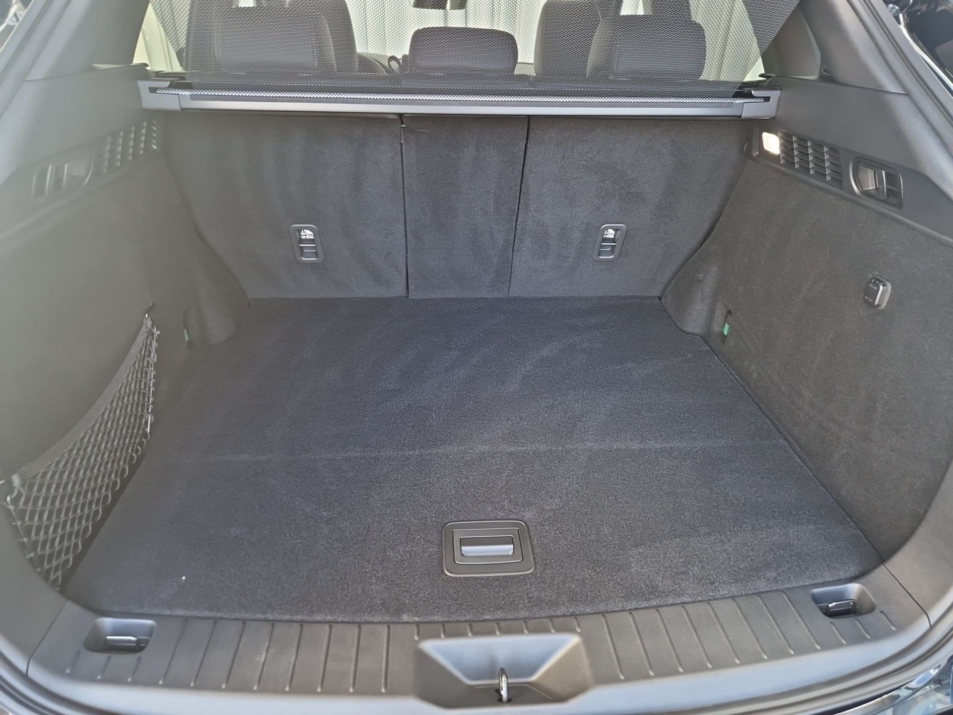 Mazda 3.3d 187 kW automat, 6 km, Rakousko — foto 9 z 25