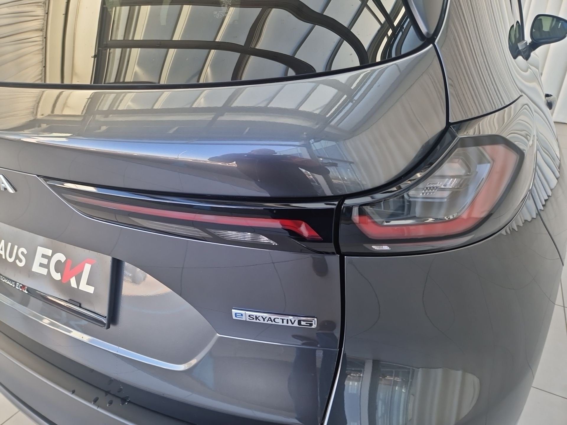 Mazda 2.5 103 kW automat, 7 km, Rakousko — foto 10 z 26