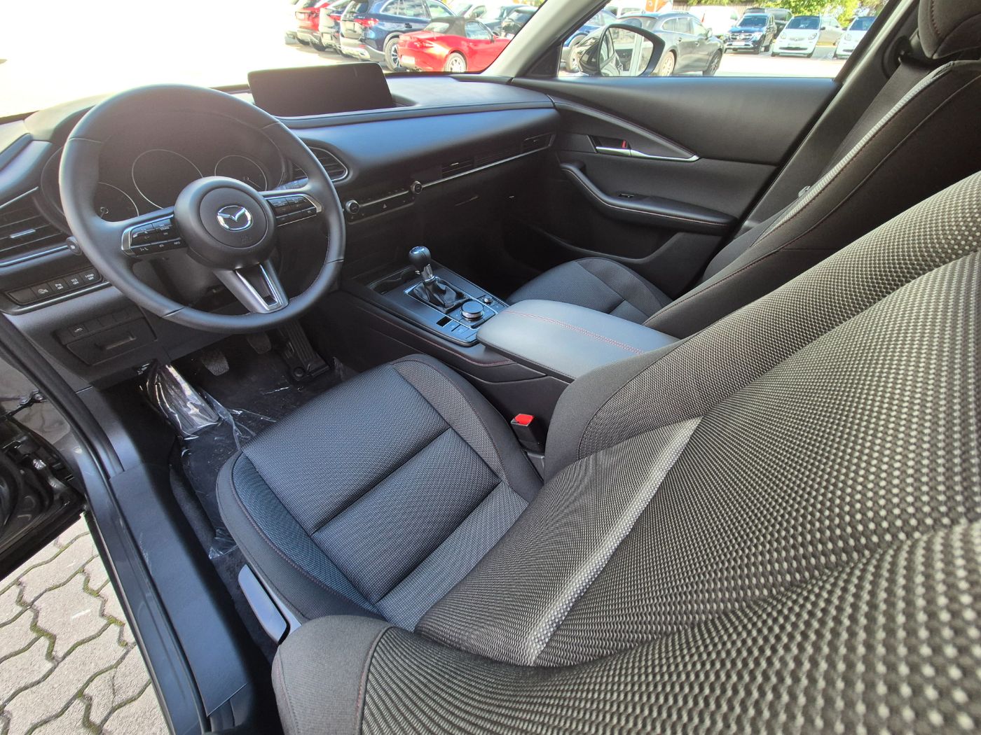 Mazda 2.5 manuál rok 2027, 4 km, Rakousko — foto 11 z 23