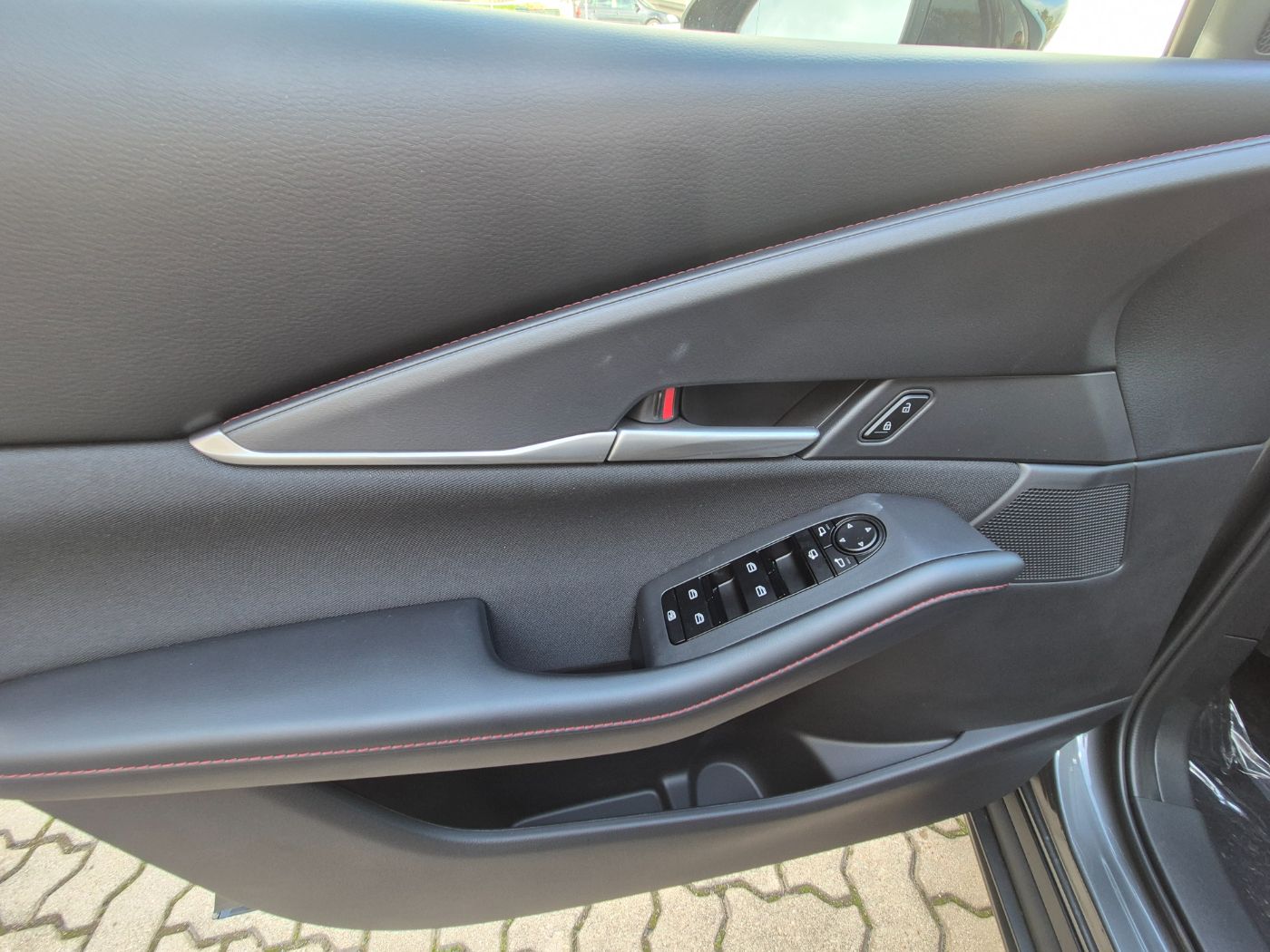 Mazda 2.5 manuál rok 2027, 4 km, Rakousko — foto 13 z 23