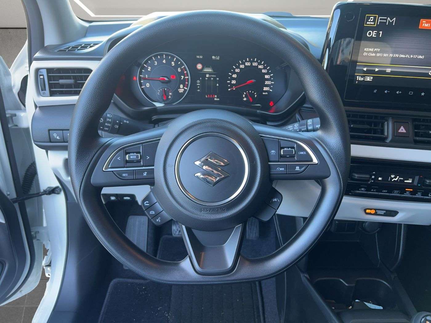 Suzuki 1.2 manuál, 5 km, Rakousko — foto 7 z 12
