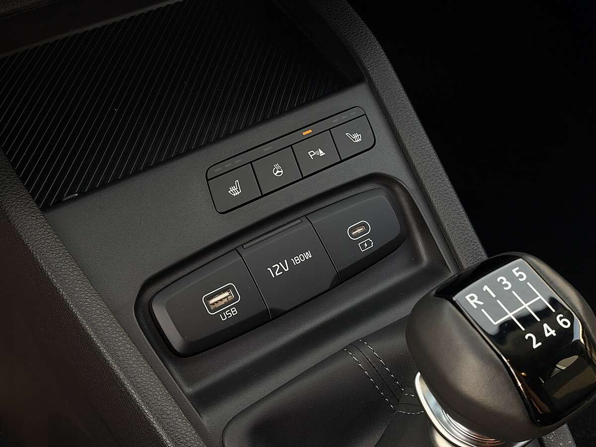 Kia Stonic Gpf Isg 1.0 T-GDI 1,0 TGDI, 10 km, Rakousko — foto 15 z 19