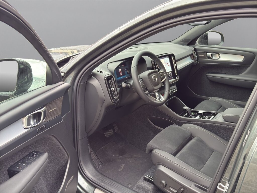Volvo XC40 2,0 120 kW automat, Rakousko — foto 9 z 52
