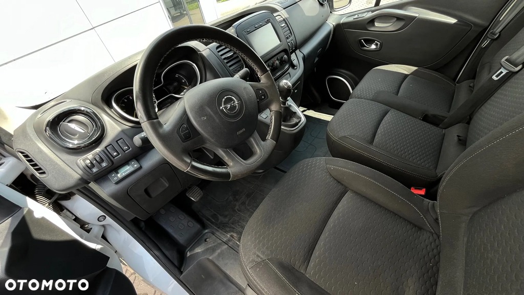Opel Vivaro Blaszak 1.6d rok 2017, 140 km, Polsko — foto 4 z 5