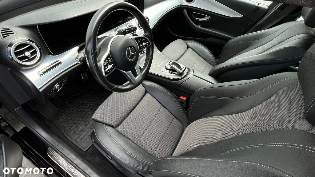 Mercedes-Benz Mercedes E 220d rok 2020, 194 km, Polsko — foto 4 z 5