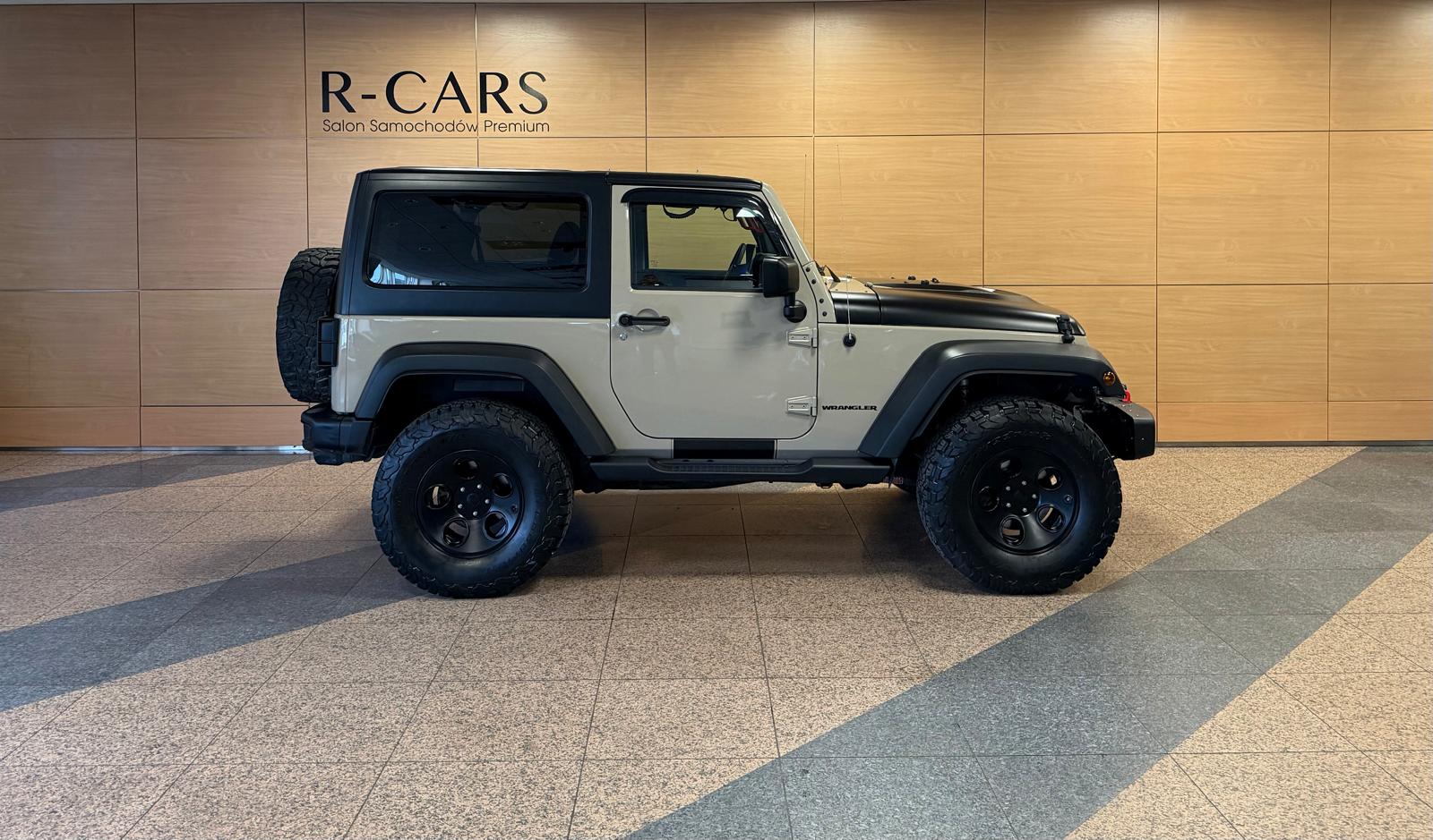 Jeep Wrangler 3,6 209 kW automat rok 2017, 26 000 km, Polsko — foto 3 z 28