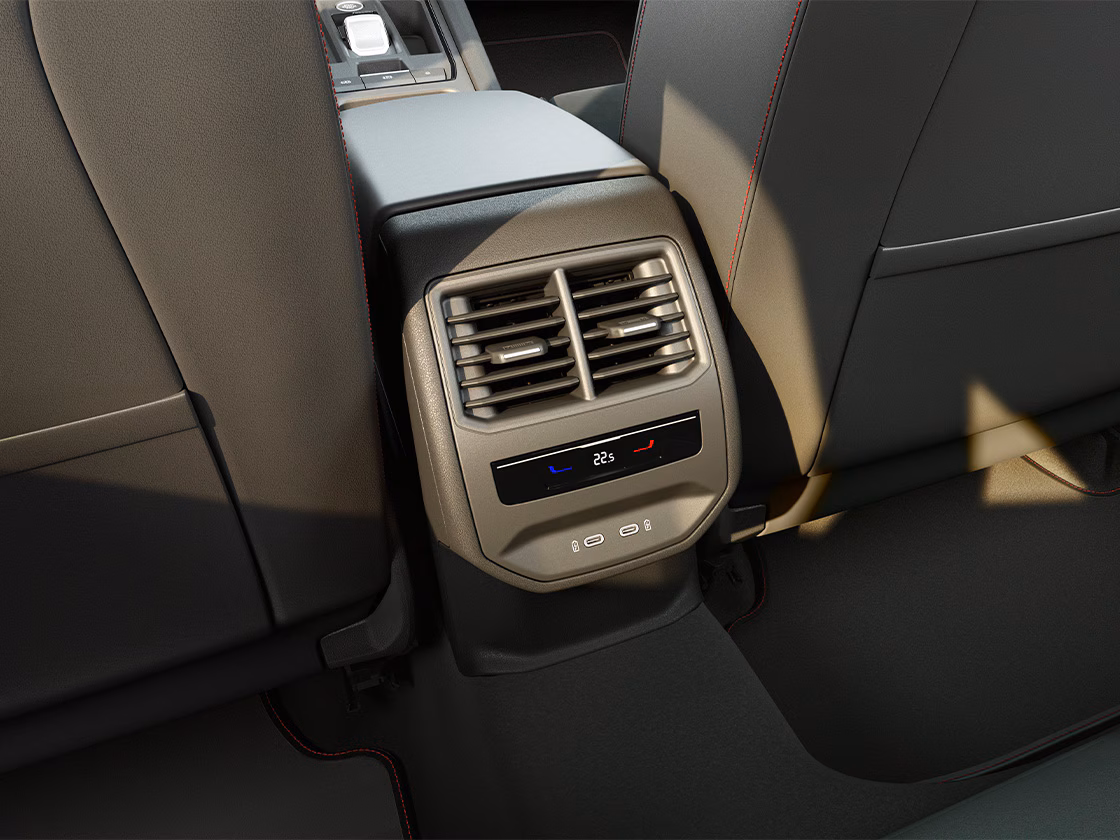 Seat Leon 150 kW, Polsko — foto 13 z 25
